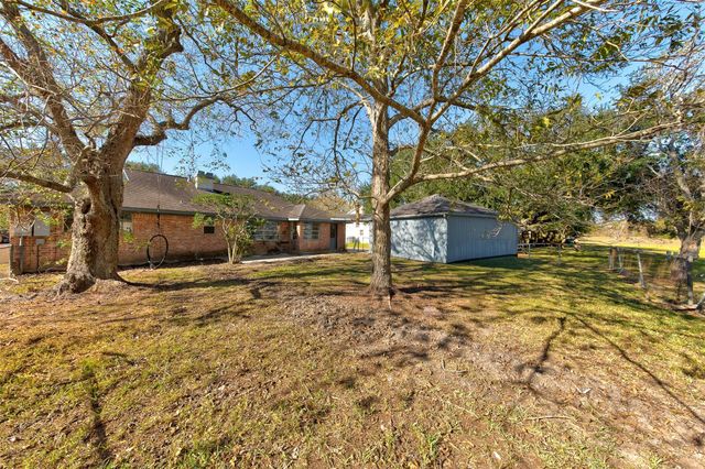 361 Dawn Hill Drive, Friendswood, TX 77546