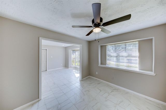 361 Dawn Hill Drive, Friendswood, TX 77546