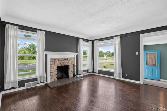 1215 Goddard Street, Wyandotte, MI 48192
