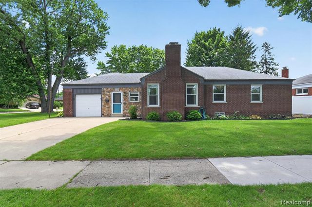 1215 Goddard Street, Wyandotte, MI 48192