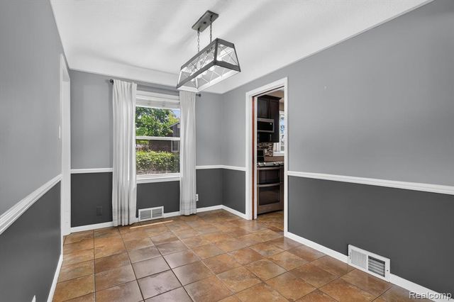 1215 Goddard Street, Wyandotte, MI 48192