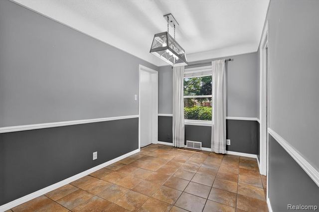 1215 Goddard Street, Wyandotte, MI 48192