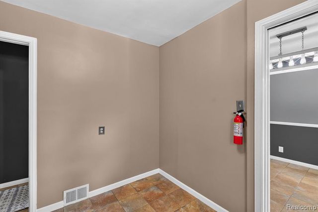 1215 Goddard Street, Wyandotte, MI 48192