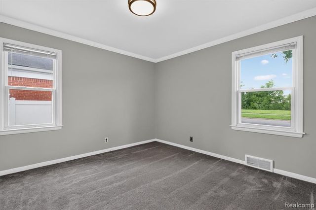 1215 Goddard Street, Wyandotte, MI 48192