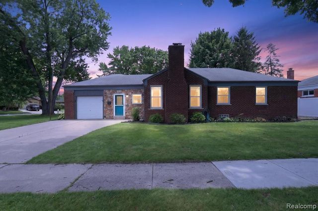 1215 Goddard Street, Wyandotte, MI 48192