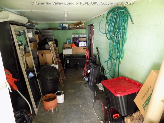 4910 Washington Avenue Se, Charleston, WV 25304