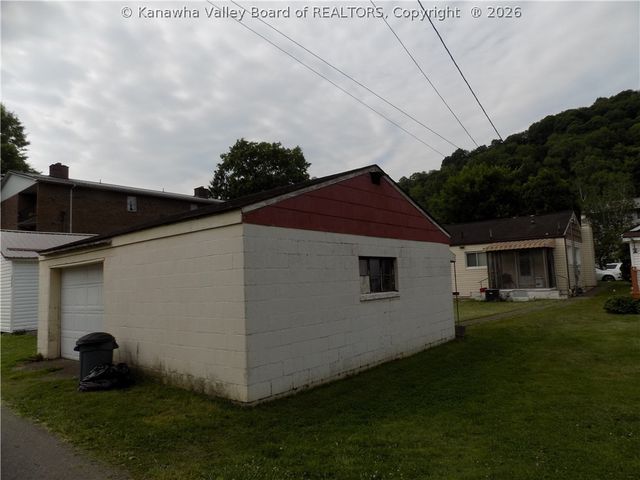 4910 Washington Avenue Se, Charleston, WV 25304