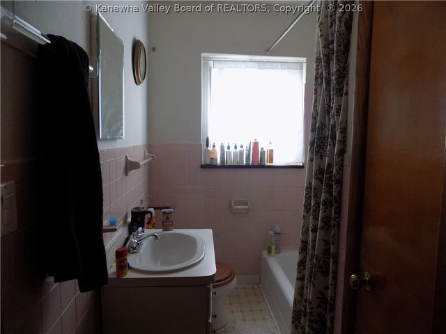 4910 Washington Avenue Se, Charleston, WV 25304