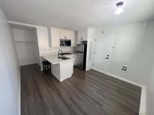 74 Nile St, San Diego, CA 92104