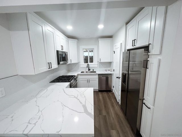74 Nile St, San Diego, CA 92104