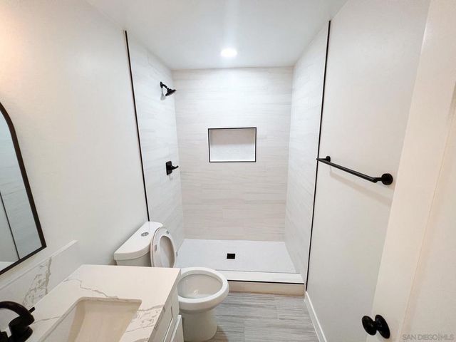 74 Nile St, San Diego, CA 92104