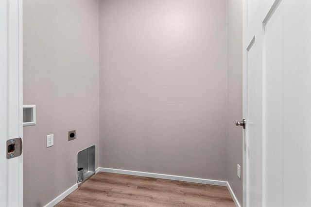 1212 NORTHWOOD DRIVE, Seymour, WI 54165