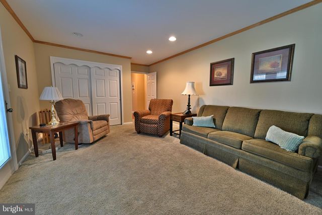 23 FERNWOOD CT, Columbus, NJ 08022