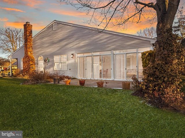 23 FERNWOOD CT, Columbus, NJ 08022