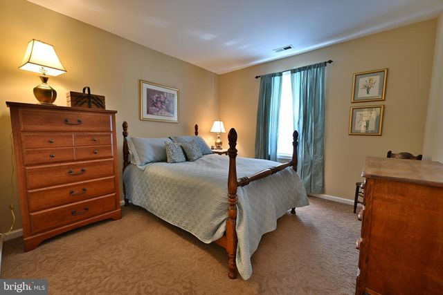 23 FERNWOOD CT, Columbus, NJ 08022