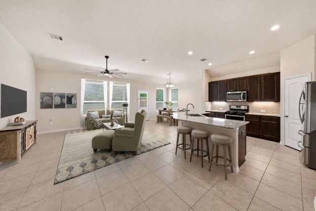 632 W Linnwood Drive, Woodbranch, TX 77357