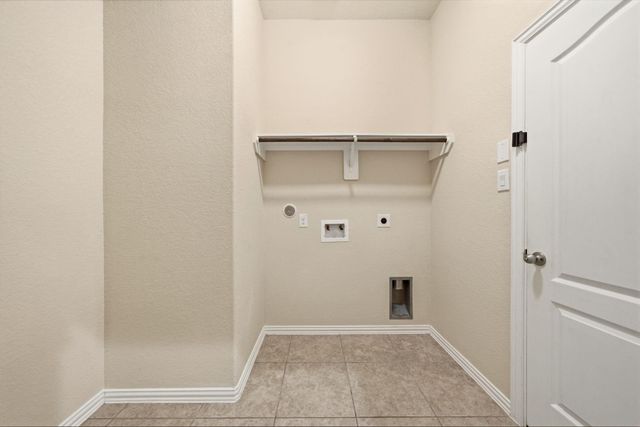 632 W Linnwood Drive, Woodbranch, TX 77357