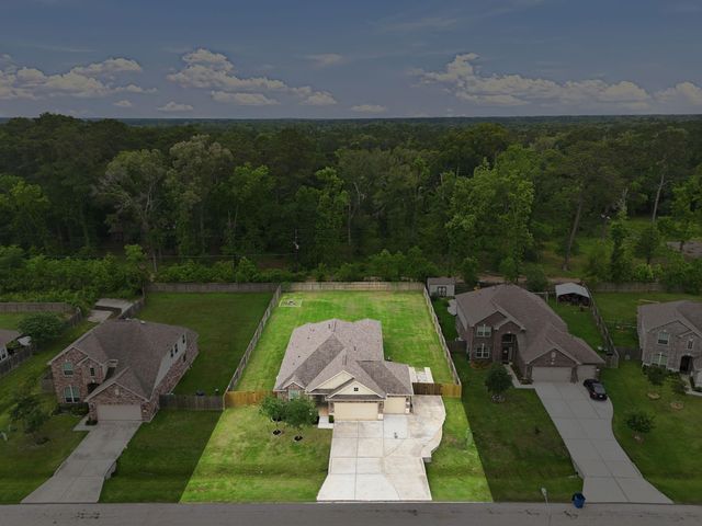632 W Linnwood Drive, Woodbranch, TX 77357