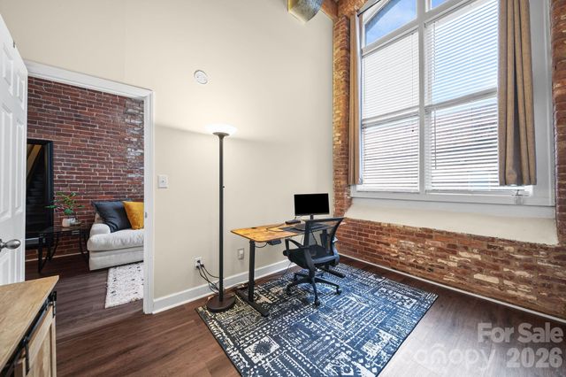 201 S Hoskins Road 129, Charlotte, NC 28208