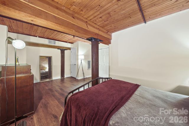 201 S Hoskins Road 129, Charlotte, NC 28208