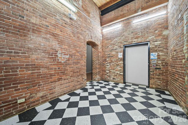 201 S Hoskins Road 129, Charlotte, NC 28208