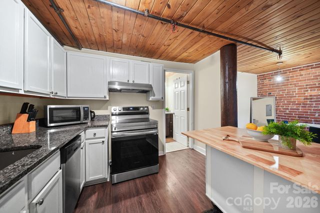 201 S Hoskins Road 129, Charlotte, NC 28208