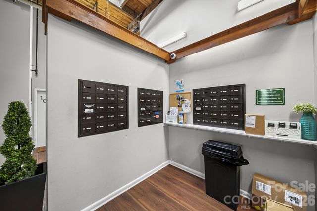 201 S Hoskins Road 129, Charlotte, NC 28208