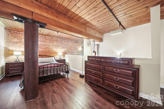 201 S Hoskins Road 129, Charlotte, NC 28208