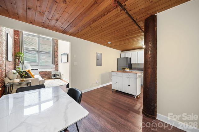 201 S Hoskins Road 129, Charlotte, NC 28208