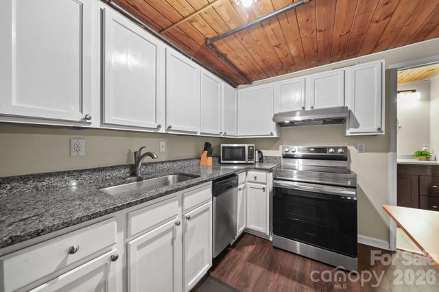 201 S Hoskins Road 129, Charlotte, NC 28208