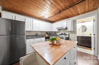 201 S Hoskins Road 129, Charlotte, NC 28208