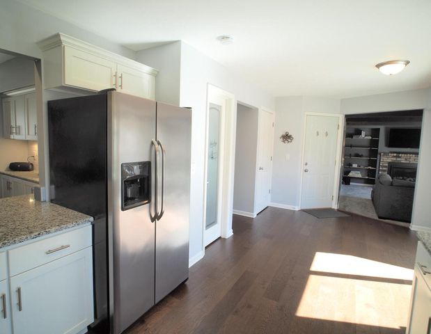 2401 Lander LANE, Waukesha, WI 53188