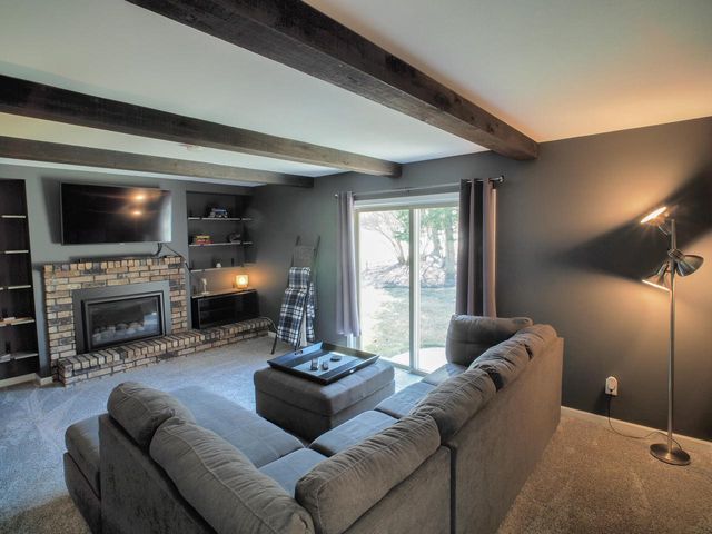 2401 Lander LANE, Waukesha, WI 53188