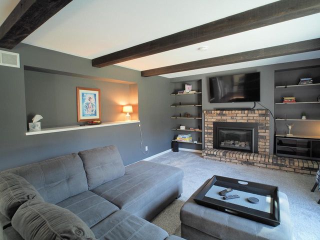 2401 Lander LANE, Waukesha, WI 53188