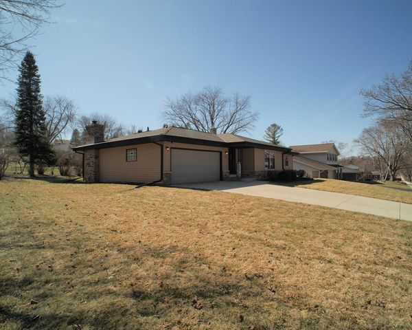 2401 Lander LANE, Waukesha, WI 53188