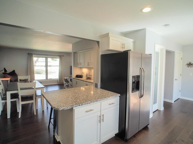 2401 Lander LANE, Waukesha, WI 53188