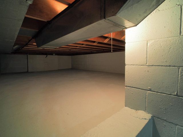 2401 Lander LANE, Waukesha, WI 53188