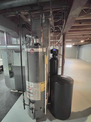 2401 Lander LANE, Waukesha, WI 53188