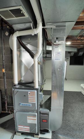 2401 Lander LANE, Waukesha, WI 53188