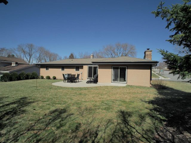 2401 Lander LANE, Waukesha, WI 53188