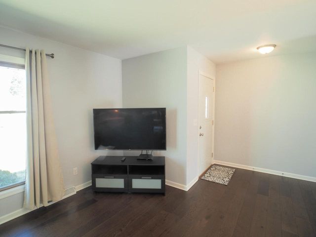 2401 Lander LANE, Waukesha, WI 53188