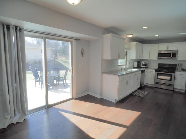 2401 Lander LANE, Waukesha, WI 53188