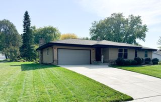 2401 Lander LANE, Waukesha, WI 53188