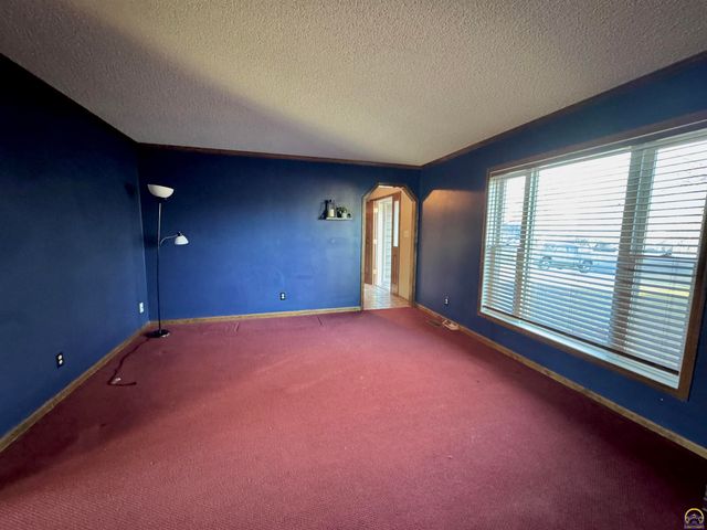 3630 SW Kings Forest RD, Topeka, KS 66610