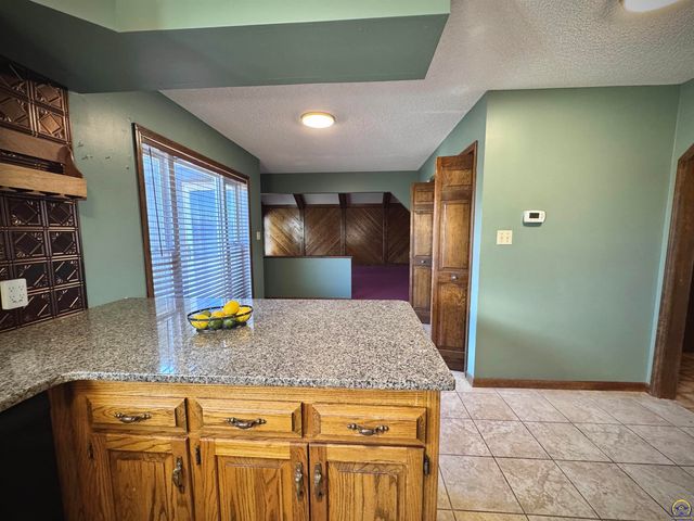 3630 SW Kings Forest RD, Topeka, KS 66610