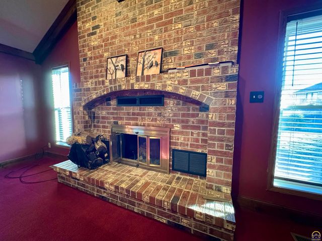 3630 SW Kings Forest RD, Topeka, KS 66610