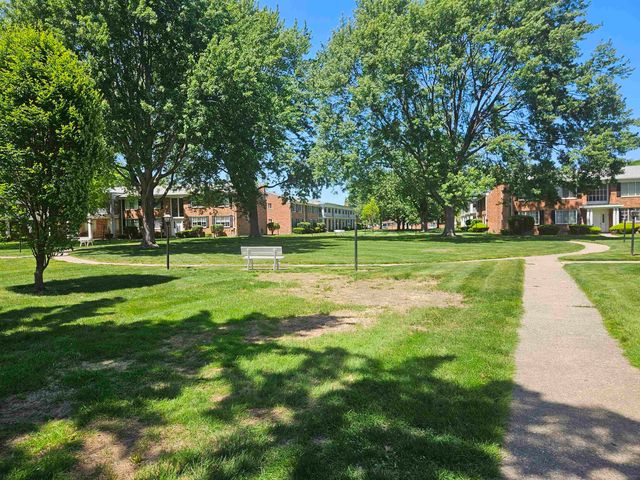 29472 Hoover Road, Warren, MI 48093