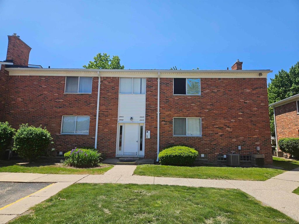 29472 Hoover Road, Warren, MI 48093