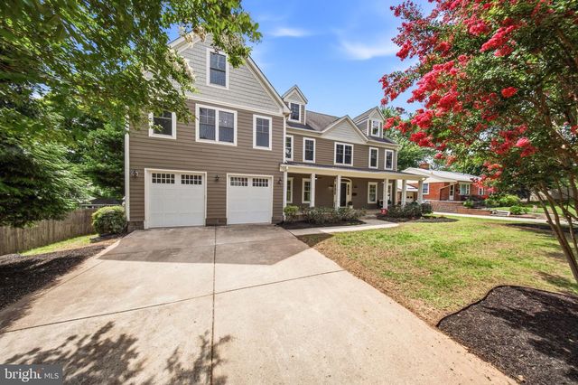 2232 N UNDERWOOD ST, Falls Church, VA 22043