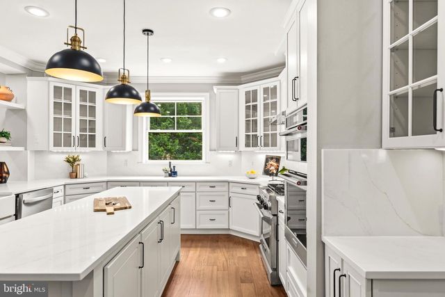2232 N UNDERWOOD ST, Falls Church, VA 22043